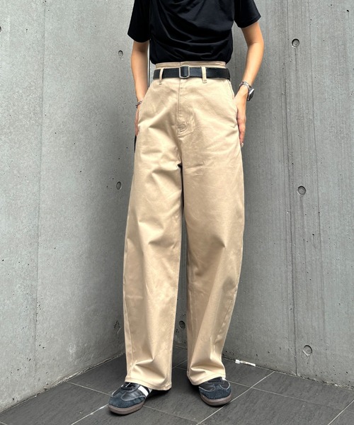 ISOOK(アイスー)の「ワイドエッグチノパンツ / バレルパンツ コクーンパンツ ハイウエスト ベージュ ブラウン カーキ ブラック ZOZOTOWN限定(チノパンツ・レディース・ブラウン/ブラック/カーキ/ライトベージュ・マルチサイズ)」の6枚目の写真