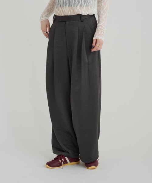 Omekashi(オメカシ)の「サテンパンツ(その他パンツ・レディース・チャコールグレー/ブラウン/ベージュ・TM/36/38)」の10枚目の写真