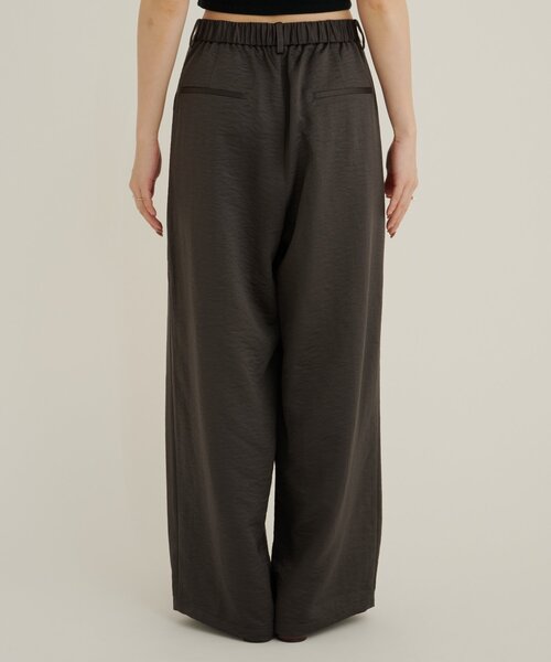 Omekashi(オメカシ)の「サテンパンツ(その他パンツ・レディース・チャコールグレー/ブラウン/ベージュ・TM/36/38)」の11枚目の写真