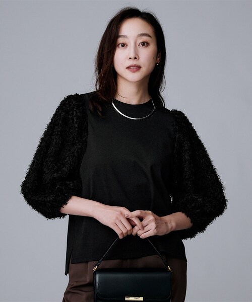 UNTITLED(アンタイトル)の「【丸首/Tシャツ風/短丈】シャギースリーブ ポンチカットソー(Tシャツ/カットソー・レディース・オフホワイト/ブラック・04/02/00/48/44)」の1枚目の写真