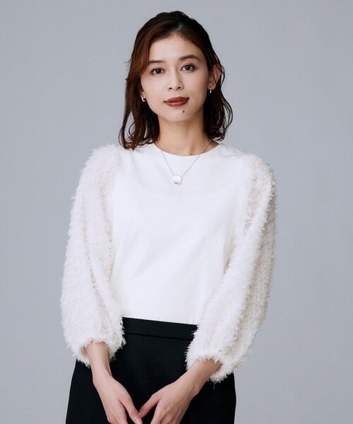 UNTITLED(アンタイトル)の「【丸首/Tシャツ風/短丈】シャギースリーブ ポンチカットソー(Tシャツ/カットソー・レディース・オフホワイト/ブラック・04/02/00/48/44)」の15枚目の写真