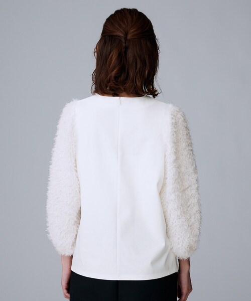 UNTITLED(アンタイトル)の「【丸首/Tシャツ風/短丈】シャギースリーブ ポンチカットソー(Tシャツ/カットソー・レディース・オフホワイト/ブラック・04/02/00/48/44)」の3枚目の写真