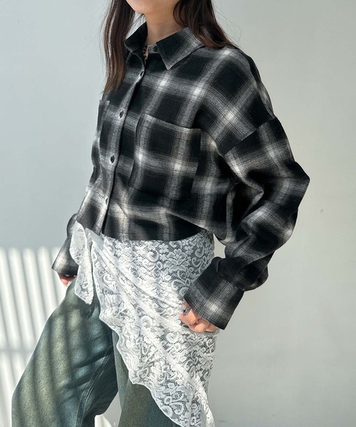 AS KNOW AS plus(アズノゥアズプラス)の「♪アレンジ可能2WAY オンブレチェック ダブルポケットシャツ(シャツ/ブラウス・レディース・アイボリー系/ブラック系/レッド系・FREE)」の11枚目の写真