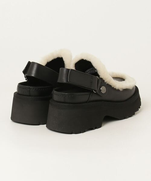 UGG(アグ)の「UGG/アグ/Esmee Leather Clog/エスミー レザー クロッグ/black(その他シューズ・レディース・ブラック・7/8)」の2枚目の写真