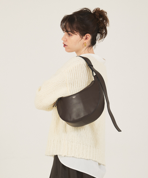 LOWELL things（ロウェル　シングス）の「Mois/レザーハーフMOONショルダー（ショルダーバッグ・レディース・ダークブラウン/アイボリー/ブラック・フリー）」の3枚目の写真