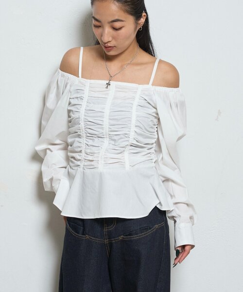 WHO'S WHO gallery（フーズフーギャラリー）の「2WAYオフショルダーパフスリーブブラウス（シャツ/ブラウス・レディース・ブラウン/ブラック/ホワイト/ブルー・FREE）」の9枚目の写真