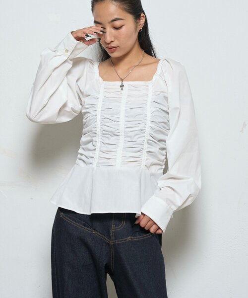 WHO'S WHO gallery（フーズフーギャラリー）の「2WAYオフショルダーパフスリーブブラウス（シャツ/ブラウス・レディース・ブラウン/ブラック/ホワイト/ブルー・FREE）」の12枚目の写真