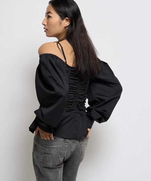 WHO'S WHO gallery（フーズフーギャラリー）の「2WAYオフショルダーパフスリーブブラウス（シャツ/ブラウス・レディース・ブラウン/ブラック/ホワイト/ブルー・FREE）」の19枚目の写真