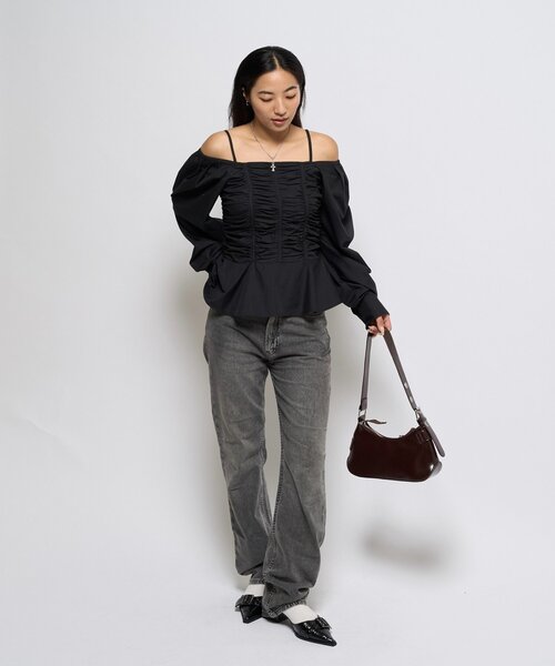 WHO'S WHO gallery（フーズフーギャラリー）の「2WAYオフショルダーパフスリーブブラウス（シャツ/ブラウス・レディース・ブラウン/ブラック/ホワイト/ブルー・FREE）」の21枚目の写真