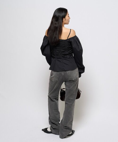 WHO'S WHO gallery（フーズフーギャラリー）の「2WAYオフショルダーパフスリーブブラウス（シャツ/ブラウス・レディース・ブラウン/ブラック/ホワイト/ブルー・FREE）」の22枚目の写真