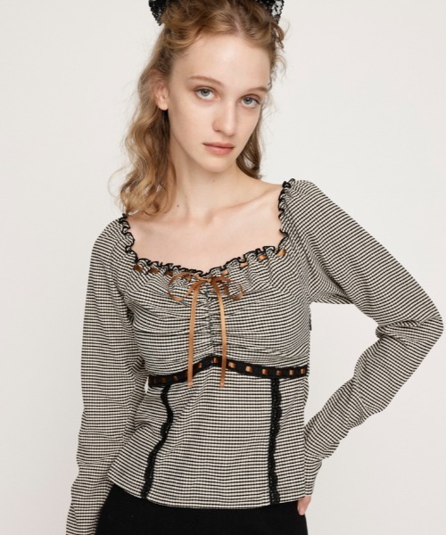 SLY（スライ）の「PLAID RIBBON CUT TOPS プレイド リボン カット トップス 秋服 冬服（Tシャツ/カットソー・レディース・ブラック系その他2/レッド系その他/ベージュ系その他・FREE）」の2枚目の写真