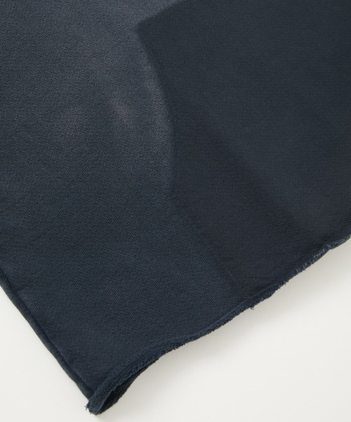 LES TIEN(レスティエン)の「LES TIEN RAW RAGLAN HOODIE SWEATER (CF-1135-PS)(パーカー・メンズ・ブラック系その他・MEDIUM/LARGE/X-LARGE)」の4枚目の写真