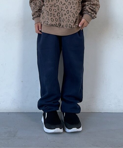 BREEZE（ブリーズ）の「【リンク/セットアップ可】カレッジバリエーションパンツ_ジュニア対応（スウェットパンツ・キッズ・チャコール/ネイビー/グリーン/レッド/アイボリー/サックスブルー・80/90/100/110/120/130/140/150）」の4枚目の写真