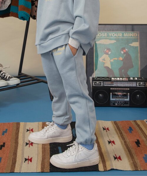 BREEZE（ブリーズ）の「【リンク/セットアップ可】カレッジバリエーションパンツ_ジュニア対応（スウェットパンツ・キッズ・チャコール/ネイビー/グリーン/レッド/アイボリー/サックスブルー・80/90/100/110/120/130/140/150）」の5枚目の写真