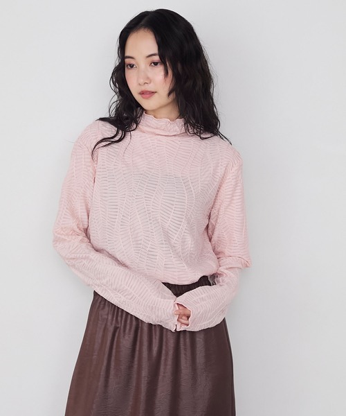 forksy.（フォルクシー）の「【forksy.】ジオメトリックデザイン シアーハイネックメローロングスリーブTシャツ（Tシャツ/カットソー・レディース・マスタード/ブラウン/ピンク/オフホワイト/ブラック・FREE）」の10枚目の写真