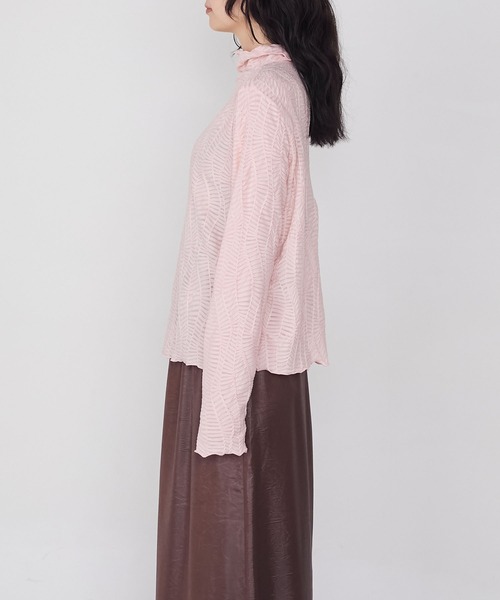 forksy.（フォルクシー）の「【forksy.】ジオメトリックデザイン シアーハイネックメローロングスリーブTシャツ（Tシャツ/カットソー・レディース・マスタード/ブラウン/ピンク/オフホワイト/ブラック・FREE）」の20枚目の写真