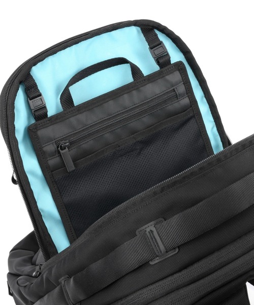 ace.(エース)の「エースジーン ビジネスリュック ラグレンティス B4サイズ収納可能 15.6inchPC収納 29L 1150g 2気室 68324(ビジネスバッグ・メンズ・ダークグレー/ブラック・FREE)」の3枚目の写真