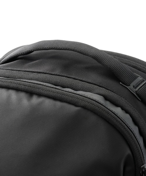 ace.(エース)の「エースジーン ビジネスリュック ラグレンティス B4サイズ収納可能 15.6inchPC収納 29L 1150g 2気室 68324(ビジネスバッグ・メンズ・ダークグレー/ブラック・FREE)」の12枚目の写真