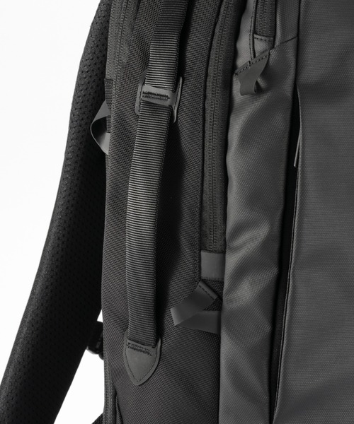 ace.(エース)の「エースジーン ビジネスリュック ラグレンティス B4サイズ収納可能 15.6inchPC収納 29L 1150g 2気室 68324(ビジネスバッグ・メンズ・ダークグレー/ブラック・FREE)」の14枚目の写真