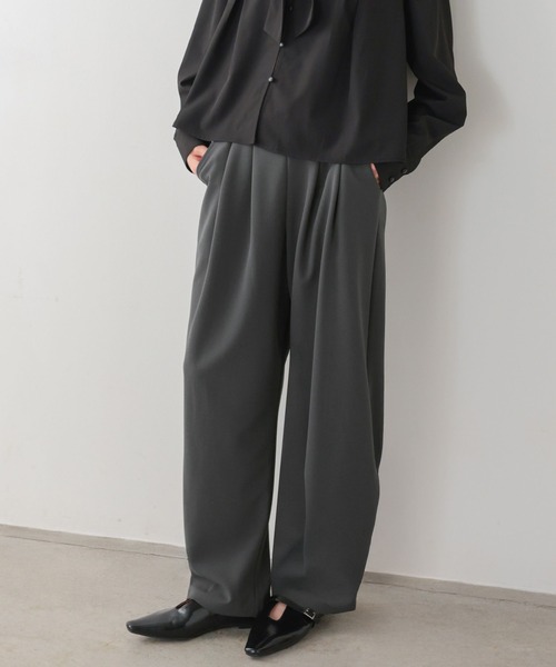 itto...(イット)の「ストレッチジョーゼットタックパンツ(スラックス・レディース・チャコール/モカ/ブラック・M/L)」の4枚目の写真