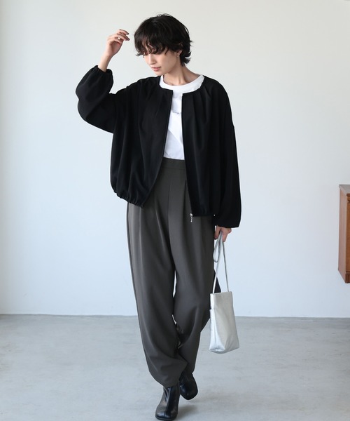 itto...(イット)の「ストレッチジョーゼットタックパンツ(スラックス・レディース・チャコール/モカ/ブラック・M/L)」の12枚目の写真