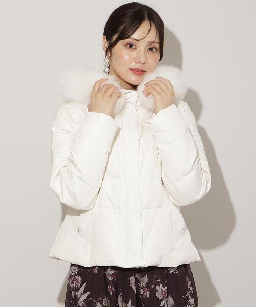 WILLSELECTION（ウィルセレクション）の「フードファーペプラムショートダウン（ダウンジャケット/コート・レディース・ブラック/オフホワイト/ベージュ/ボルドー・FREE）」の2枚目の写真