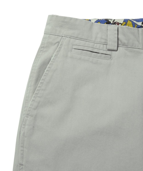 thisisneverthat（ディスイズネバーザット）の「TNT_Mickey_Distressed Chino Pant（チノパンツ・メンズ・ブラウン/ストーン・XL/S/M/L）」の4枚目の写真