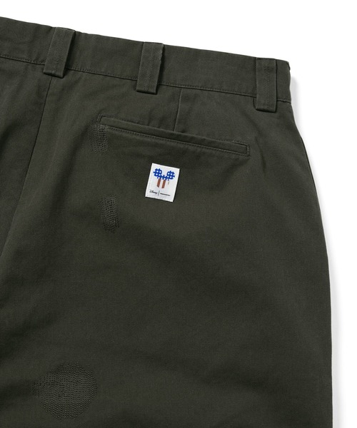 thisisneverthat（ディスイズネバーザット）の「TNT_Mickey_Distressed Chino Pant（チノパンツ・メンズ・ブラウン/ストーン・XL/S/M/L）」の9枚目の写真