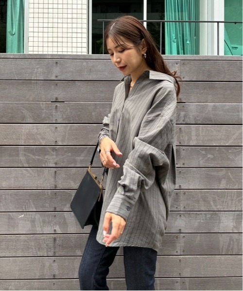 Sirin(シリン)の「【ZOZO限定】ピーチストライプビッグシャツ(シャツ/ブラウス・レディース・ベージュ/チャコールグレー・FREE)」の8枚目の写真