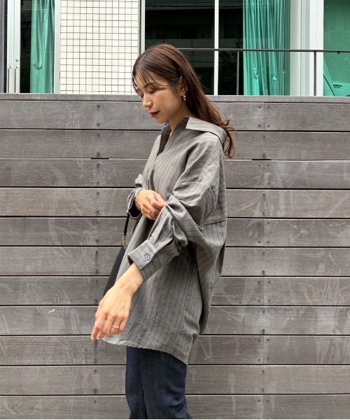 Sirin(シリン)の「【ZOZO限定】ピーチストライプビッグシャツ(シャツ/ブラウス・レディース・ベージュ/チャコールグレー・FREE)」の9枚目の写真