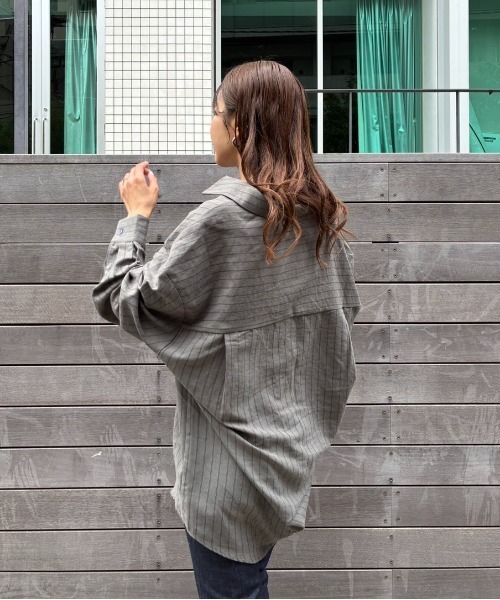 Sirin(シリン)の「【ZOZO限定】ピーチストライプビッグシャツ(シャツ/ブラウス・レディース・ベージュ/チャコールグレー・FREE)」の11枚目の写真