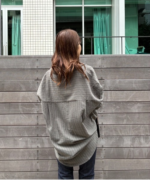 Sirin(シリン)の「【ZOZO限定】ピーチストライプビッグシャツ(シャツ/ブラウス・レディース・ベージュ/チャコールグレー・FREE)」の13枚目の写真