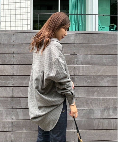 Sirin(シリン)の「【ZOZO限定】ピーチストライプビッグシャツ(シャツ/ブラウス・レディース・ベージュ/チャコールグレー・FREE)」の14枚目の写真