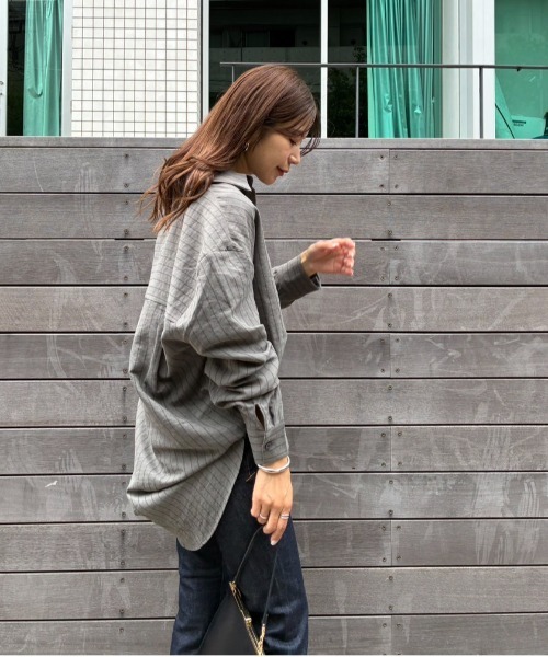 Sirin(シリン)の「【ZOZO限定】ピーチストライプビッグシャツ(シャツ/ブラウス・レディース・ベージュ/チャコールグレー・FREE)」の15枚目の写真