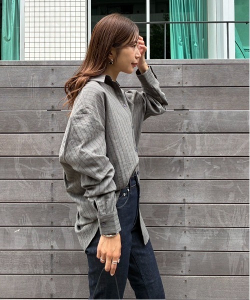 Sirin(シリン)の「【ZOZO限定】ピーチストライプビッグシャツ(シャツ/ブラウス・レディース・ベージュ/チャコールグレー・FREE)」の16枚目の写真