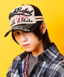 an meets zakka（アンミツザッカ）の「an meets zakka ロゴ刺繍＆アメカジプリントレトロメッシュキャップ（キャップ）」