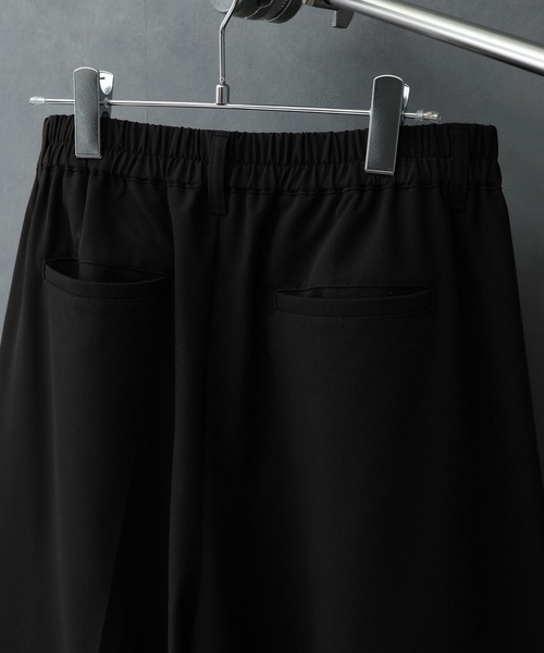 ELLUV(エルブ)の「【ELLUV/エルヴ】ノーブルクオリティーTR ディープ2タックワイドフレアパンツ(スラックス・メンズ・ブラック/グレー/ライトグレー・S/M/L/XS)」の18枚目の写真