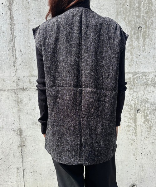 merrylatte（メリーラテ）の「ブローチ付き ツイードライク ジレ【Muller Rossi】（ベスト・レディース・ブラックミックス・FREE）」の4枚目の写真