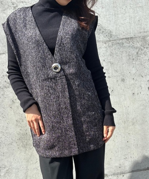 merrylatte（メリーラテ）の「ブローチ付き ツイードライク ジレ【Muller Rossi】（ベスト・レディース・ブラックミックス・FREE）」の8枚目の写真