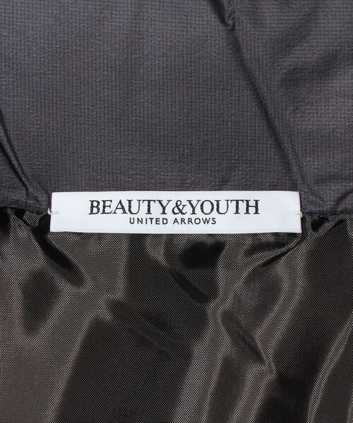 BEAUTY&YOUTH UNITED ARROWS（ビューティーアンドユースユナイテッドアローズ）の「ナイロンパデッド スタンドカラーブルゾン（その他アウター・レディース・ベージュ/ダークグレー・S/M）」の5枚目の写真