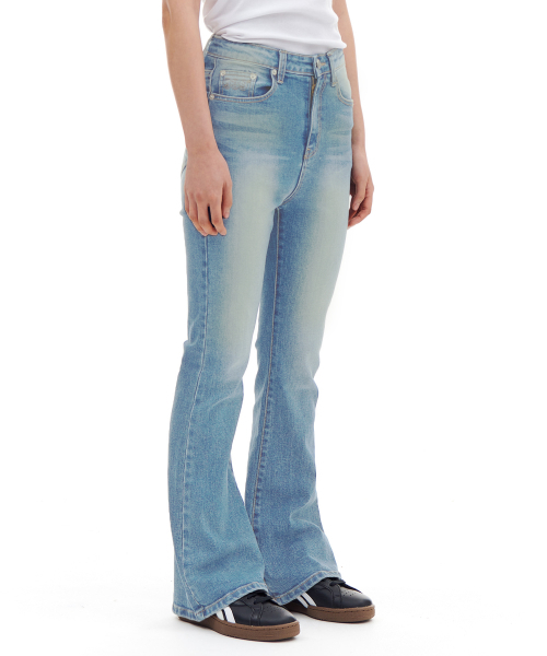 ARCHIVE BOLD（アーカイブボールド）の「BOOTSCUT DENIM PANTS (LIGHT BLUE)（デニムパンツ・レディース・その他・MEDIUM/SMALL/X-SMALL）」の2枚目の写真