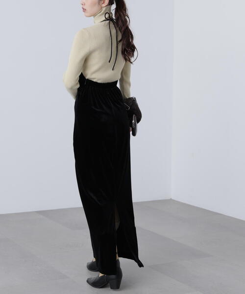 FREE'S MART（フリーズマート）の「◆ホルターネックベロアキャミワンピース（ワンピース・レディース・ブラウン/ブラック・MEDIUM/SMALL）」の8枚目の写真