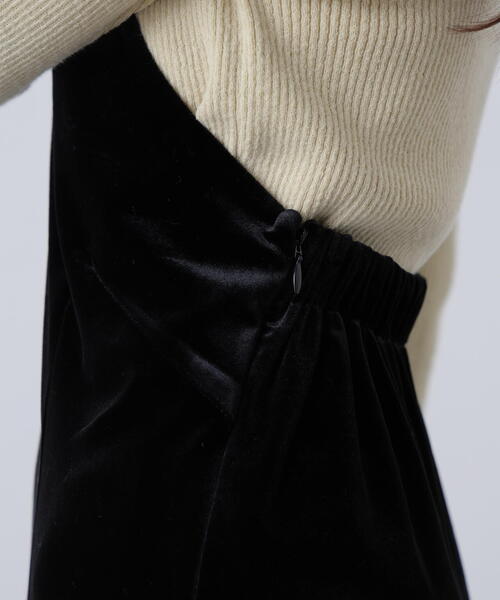 FREE'S MART（フリーズマート）の「◆ホルターネックベロアキャミワンピース（ワンピース・レディース・ブラウン/ブラック・MEDIUM/SMALL）」の20枚目の写真