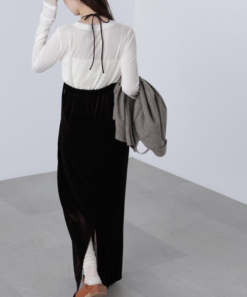 FREE'S MART（フリーズマート）の「◆ホルターネックベロアキャミワンピース（ワンピース・レディース・ブラウン/ブラック・MEDIUM/SMALL）」の3枚目の写真