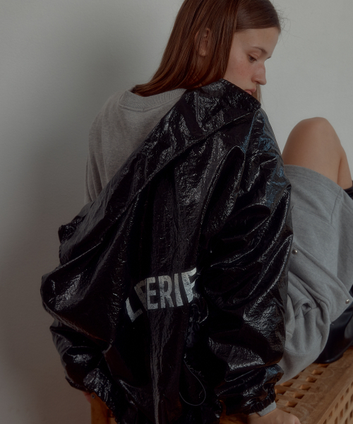 LETERIE（レテリー）の「LETERIE GLOSSY JACKET_BLACK（その他アウター・レディース・ブラック・FREE）」の3枚目の写真