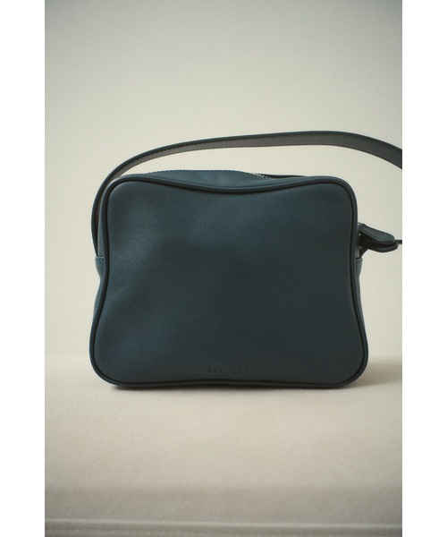 RIM.ARK（リムアーク）の「Boston leather mini bag ボストンレザーミニバッグ（ハンドバッグ・レディース・ダークブルー/ブラック・FREE）」の2枚目の写真