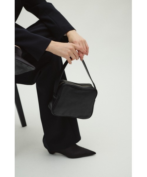 RIM.ARK（リムアーク）の「Boston leather mini bag ボストンレザーミニバッグ（ハンドバッグ・レディース・ダークブルー/ブラック・FREE）」の3枚目の写真