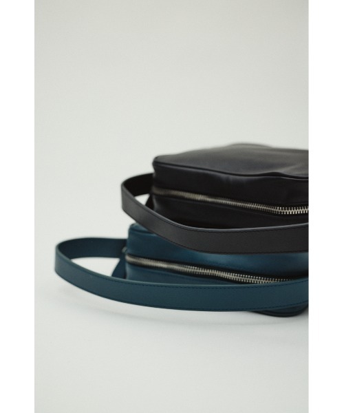 RIM.ARK（リムアーク）の「Boston leather mini bag ボストンレザーミニバッグ（ハンドバッグ・レディース・ダークブルー/ブラック・FREE）」の11枚目の写真