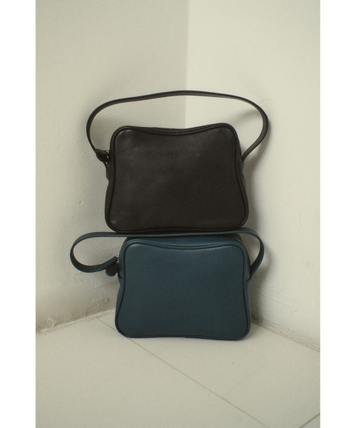 RIM.ARK（リムアーク）の「Boston leather mini bag ボストンレザーミニバッグ（ハンドバッグ・レディース・ダークブルー/ブラック・FREE）」の16枚目の写真