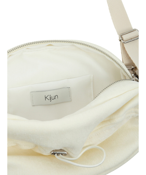 Kijun(キジュン)の「Velvet Pecan Bag Cream(メッセンジャーバッグ・レディース・その他・OS)」の5枚目の写真